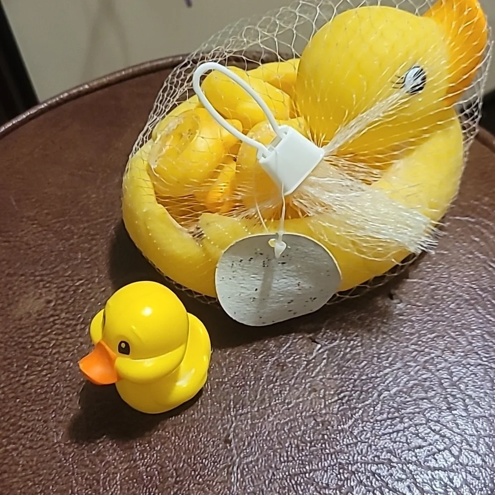 Rubber ducks - Picture 2 of 3